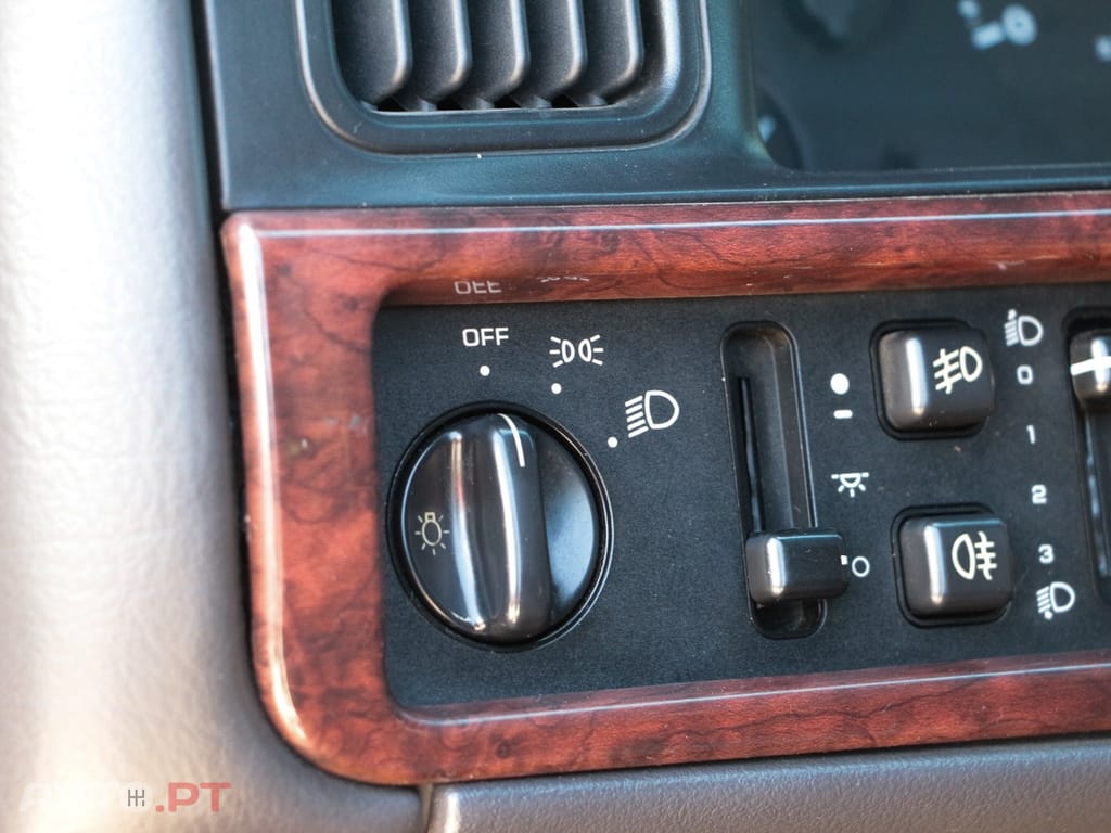 Jeep Grand Cherokee 2.5 TD Official