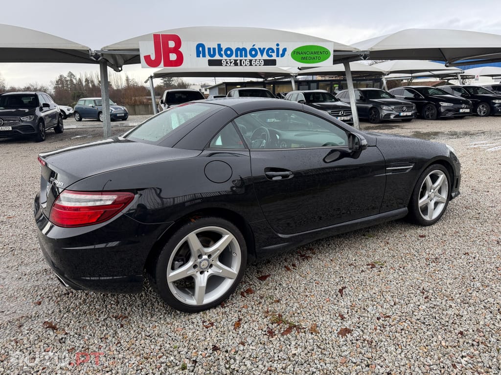 Mercedes-Benz SLK 200 Outro