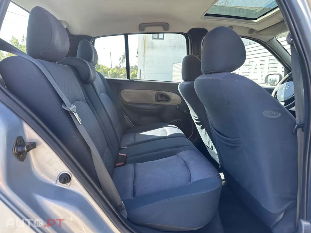 Renault Clio 1.2 Authentique