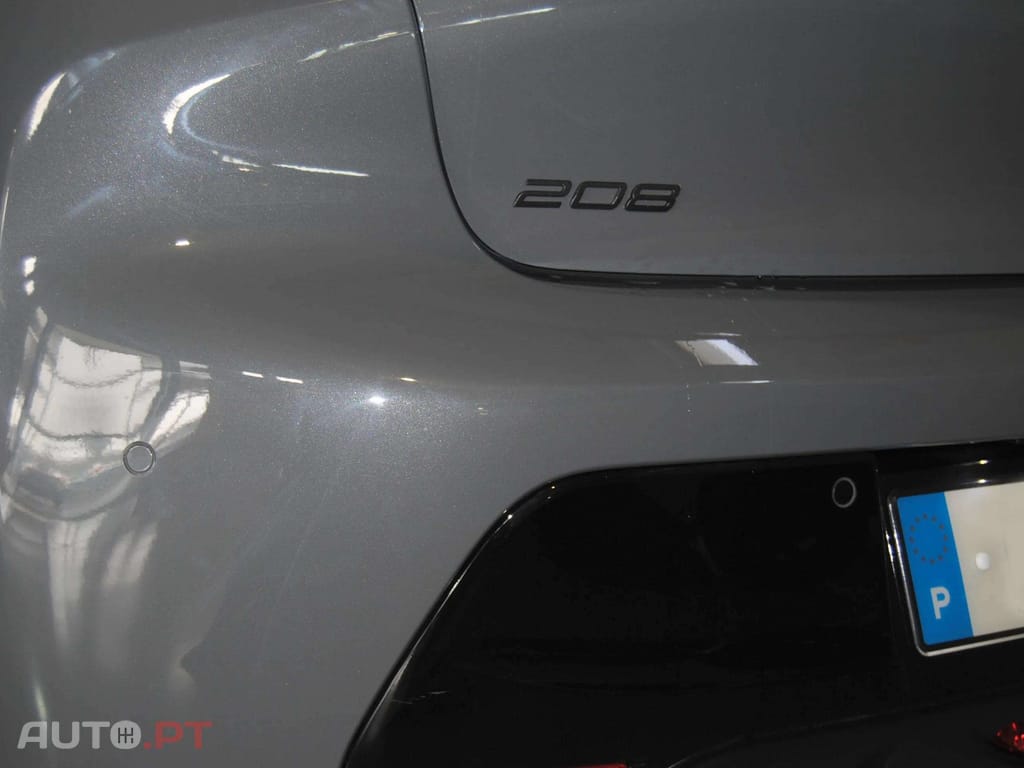 Peugeot 208 1.2 Hybrid Allure e-DCS6