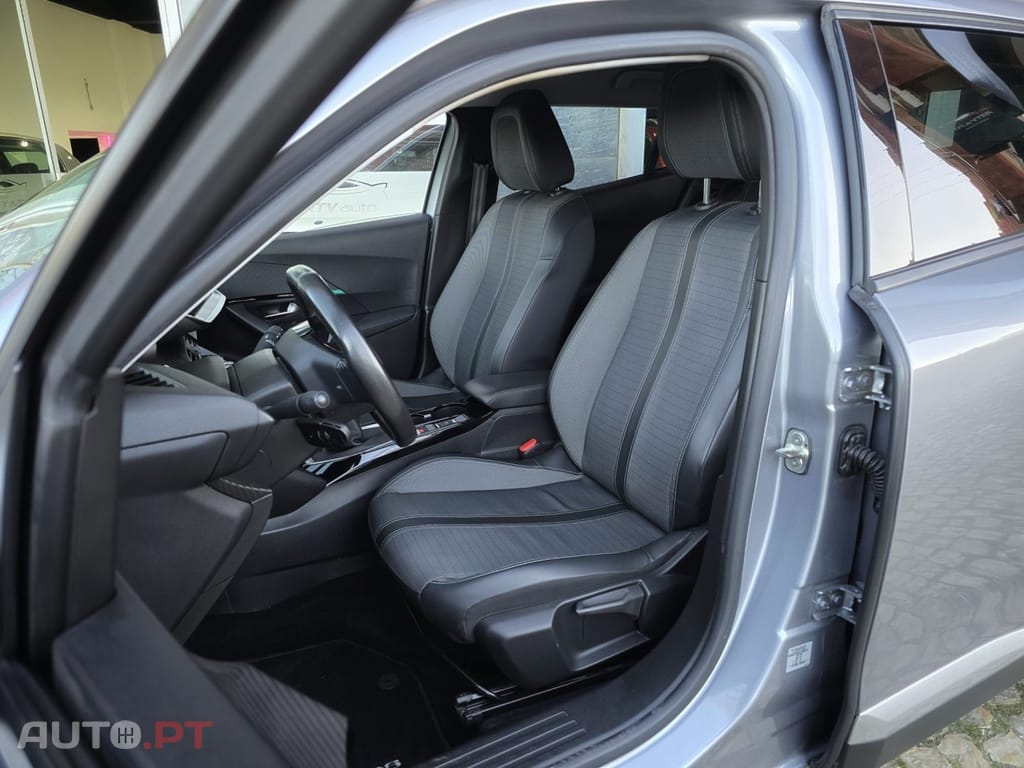 Peugeot 2008 1.5 BlueHDi Allure Pack