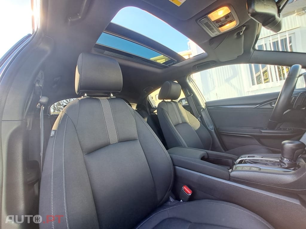 Honda Civic 1.0 i-VTEC Executive Premium CVT