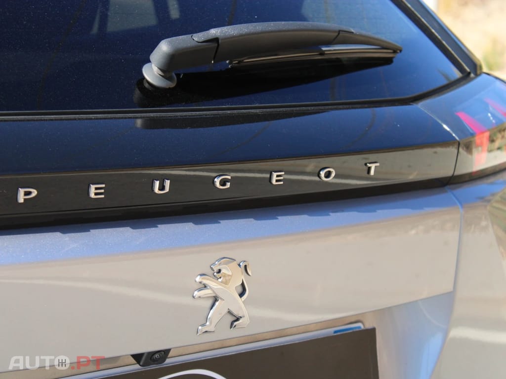 Peugeot E-2008 Allure Pack