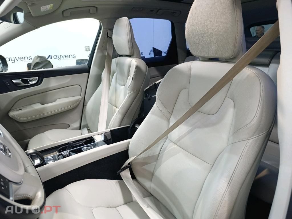 Volvo XC60 2.0 B4 Momentum