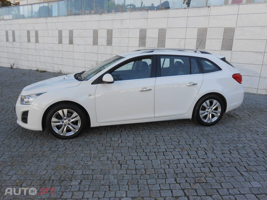 Chevrolet Cruze SW 1.7 VCDI LT