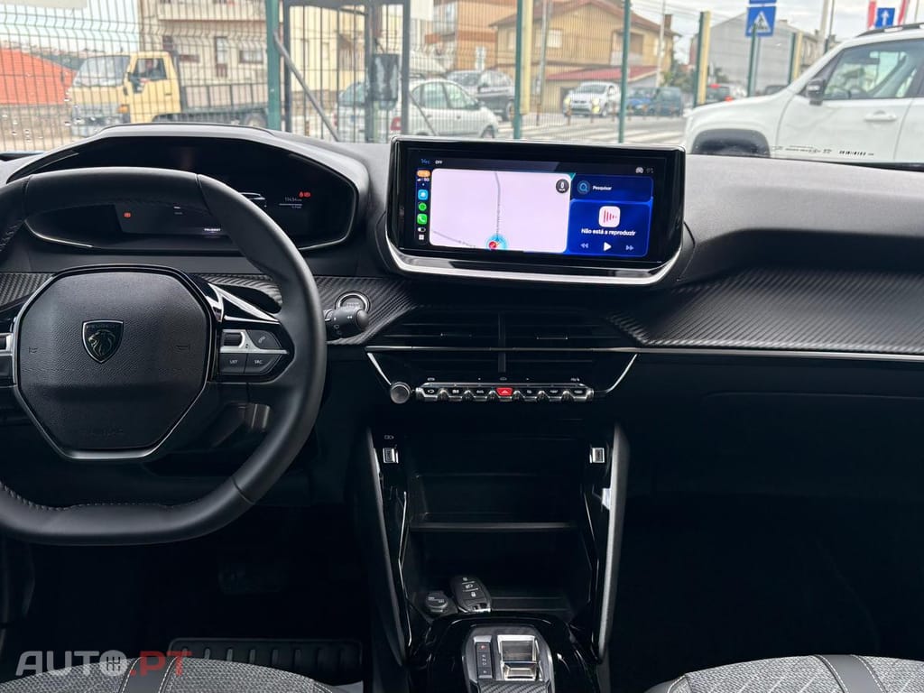 Peugeot E-2008 Allure 54kWH
