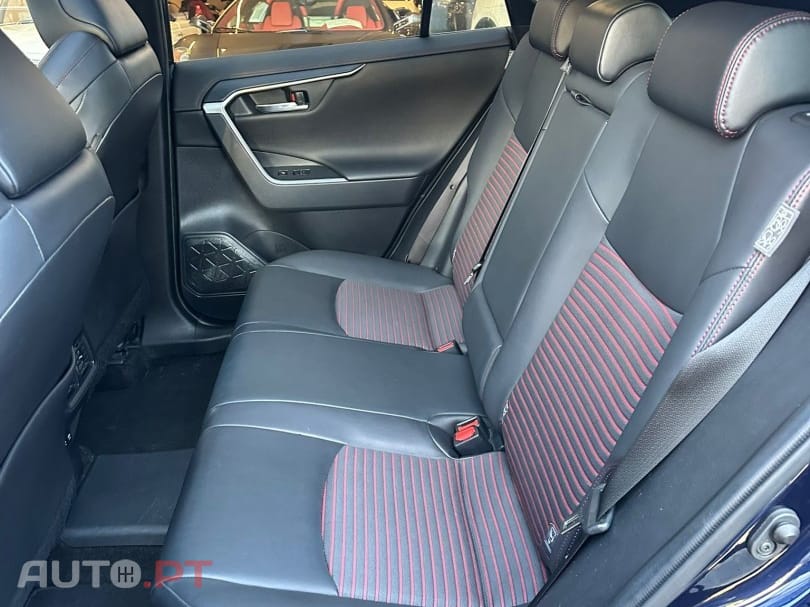 Toyota RAV4 2.5 HDF Square Collection AWD-i