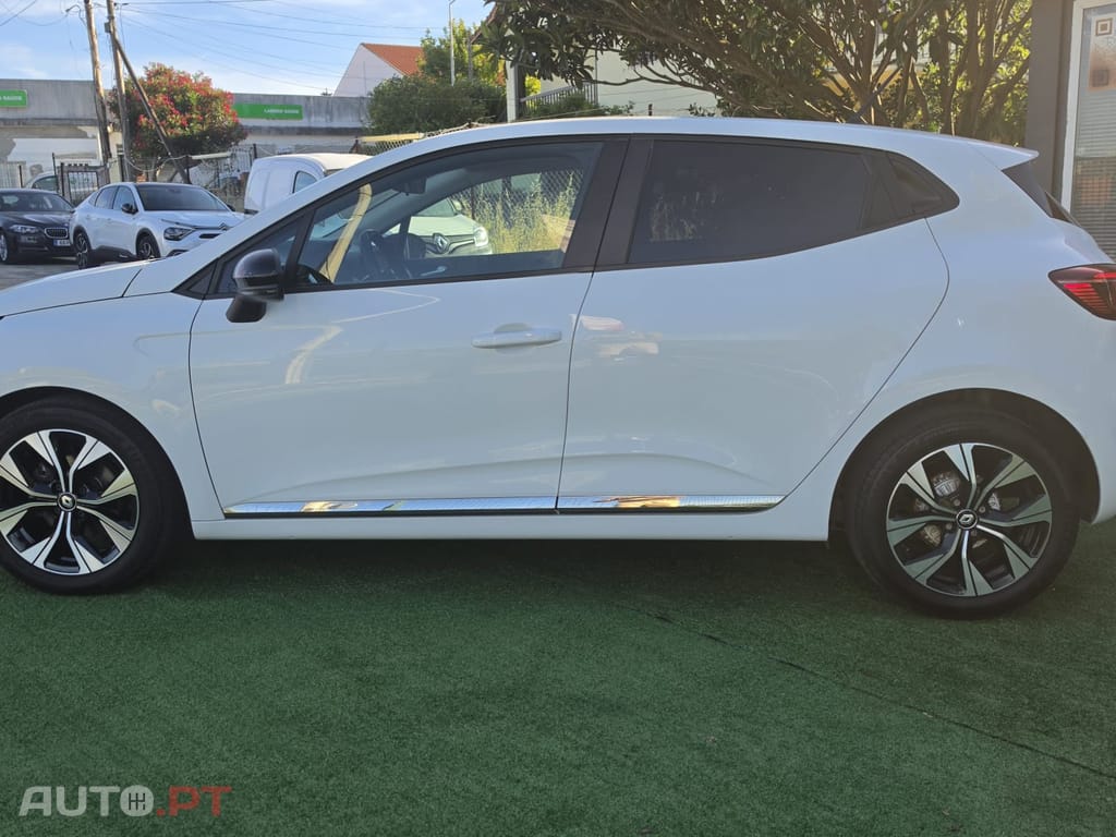 Renault Clio 𝙑 𝟭.𝟬 𝙏𝘾𝙚 𝙀𝙫𝙤𝙡𝙪𝙩𝙞𝙤𝙣 𝘽𝙞-𝙁𝙪𝙚𝙡