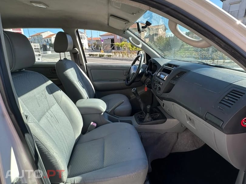 Toyota Hilux 2.5 D-4D 4WD CD AC