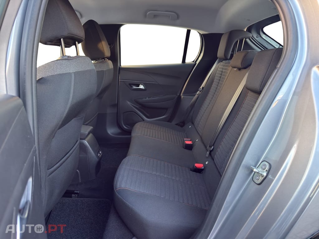 Peugeot E-208 50 kWh Active Pack