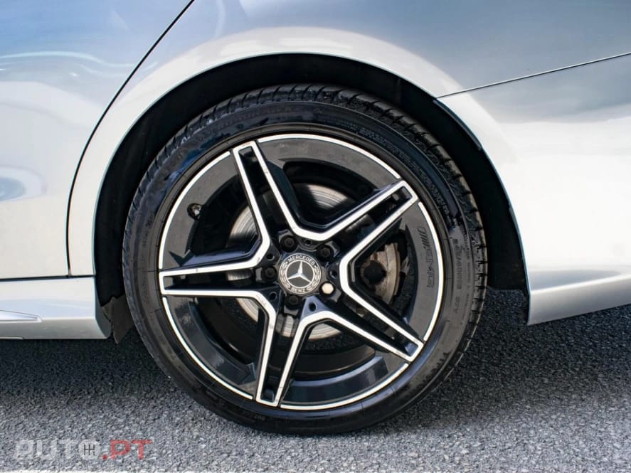 Mercedes-Benz C 300 de AMG Line Night Edition Station