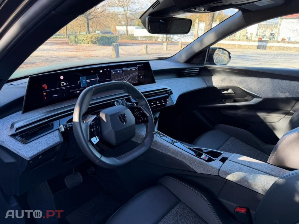 Peugeot 5008 Hybrid 136 e-DSC Allure Pack