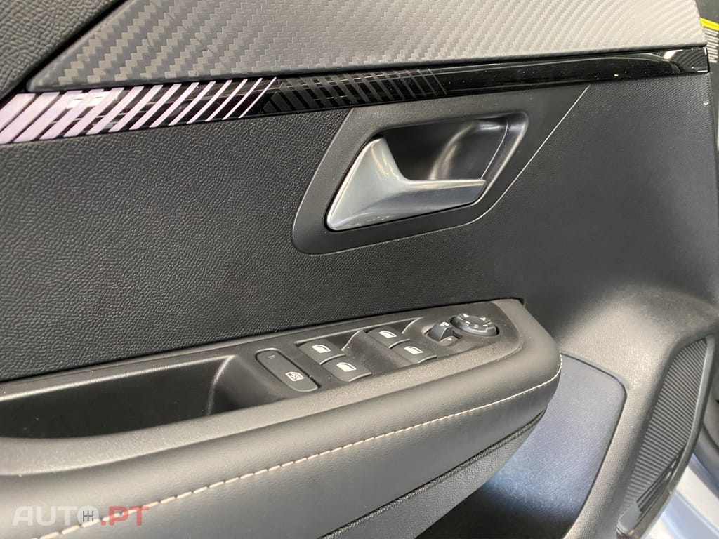 Peugeot 208 1.2 Hybrid Allure e-DCS6 — fotografia 16