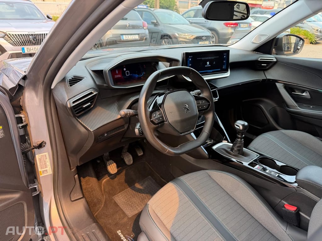 Peugeot 2008 1.2 PureTech Allure