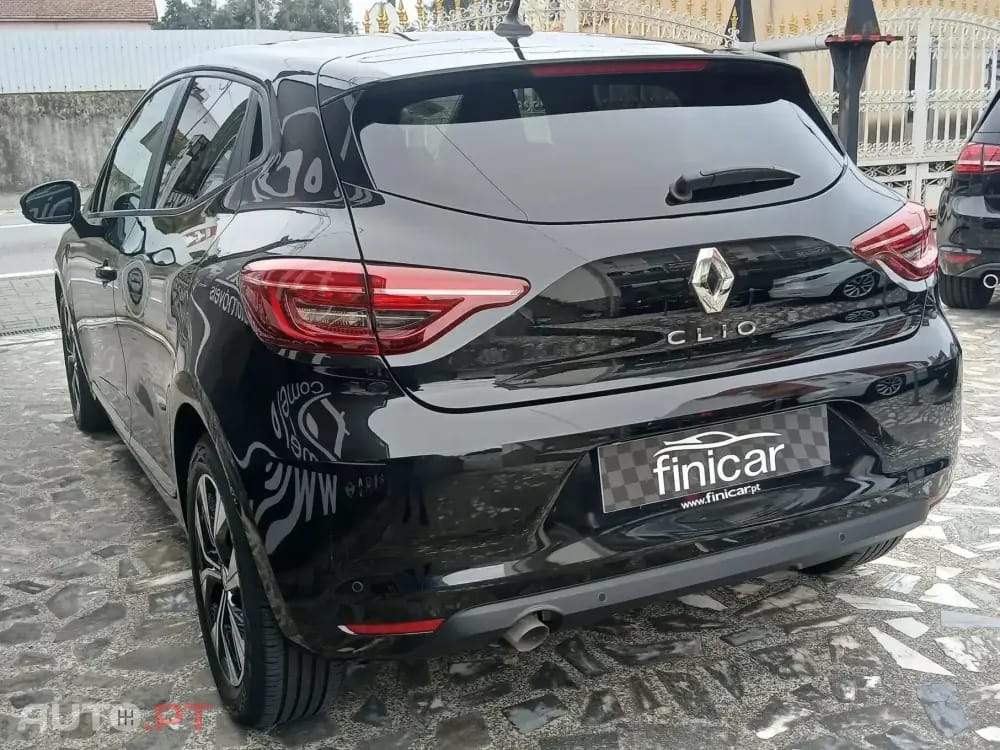 Renault Clio Outro