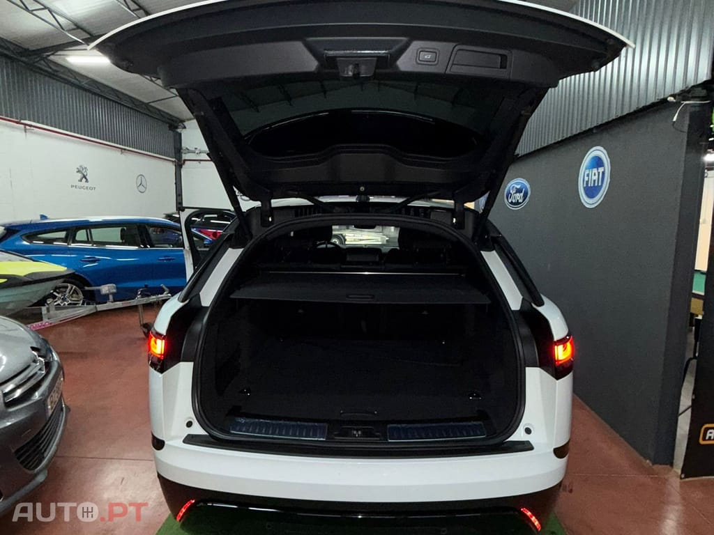 Land Rover Velar 2.0 D200 AWD Dynamic SE