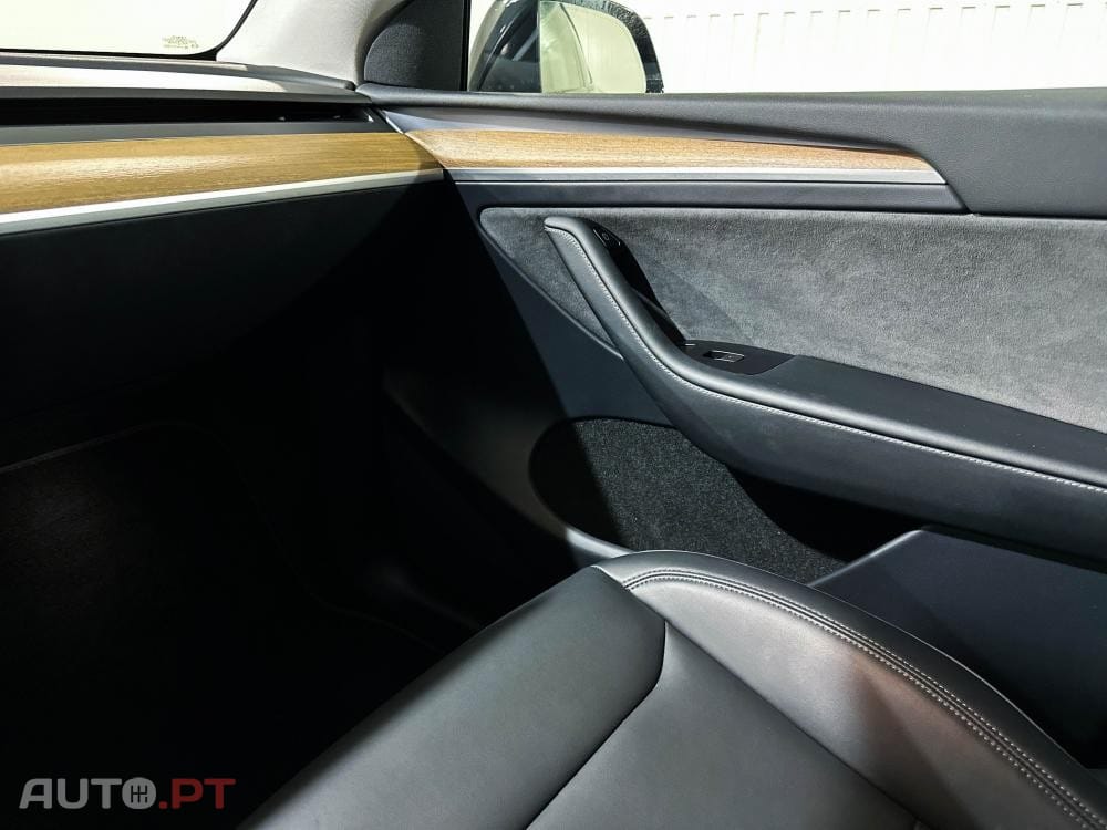 Tesla Model Y Long Range Dual Motor AWD