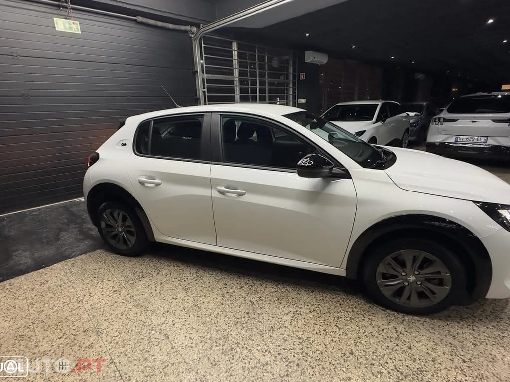Peugeot E-208 Active Pack