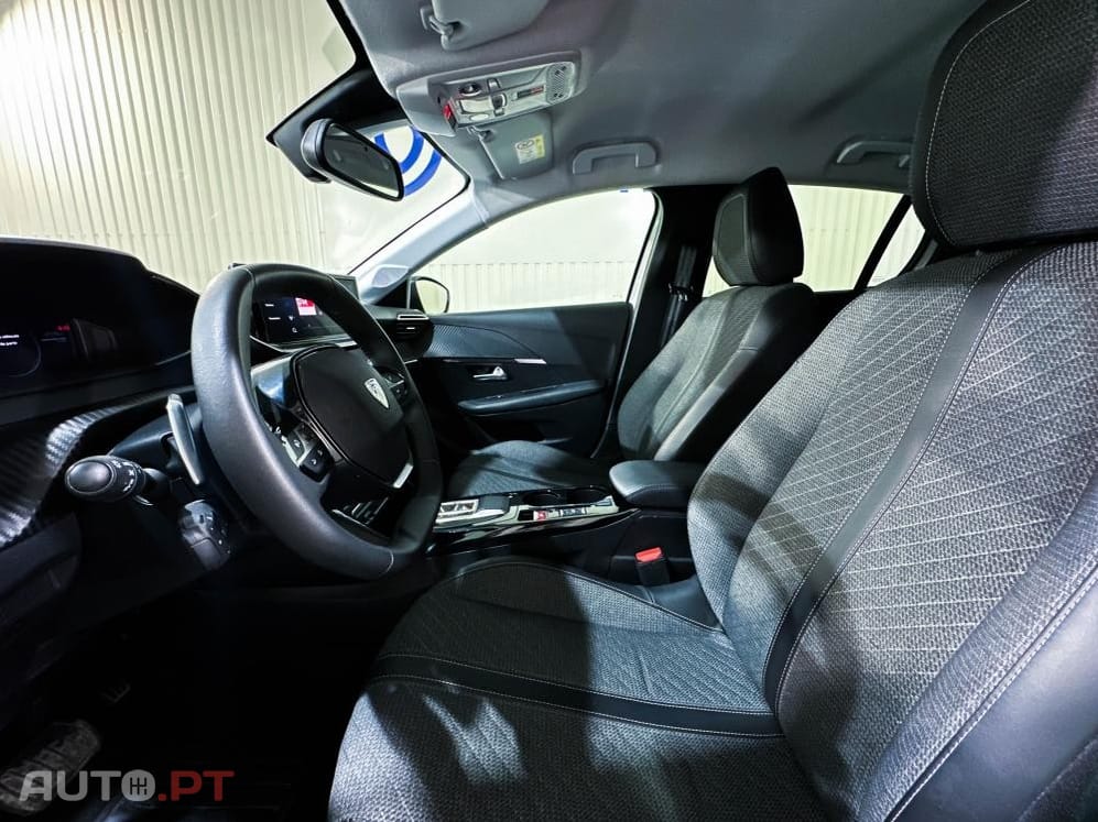 Peugeot 208 1.2 Hybrid Allure e-DCS6
