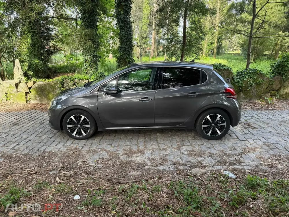 Peugeot 208 PureTech 82 Start & Stop Allure