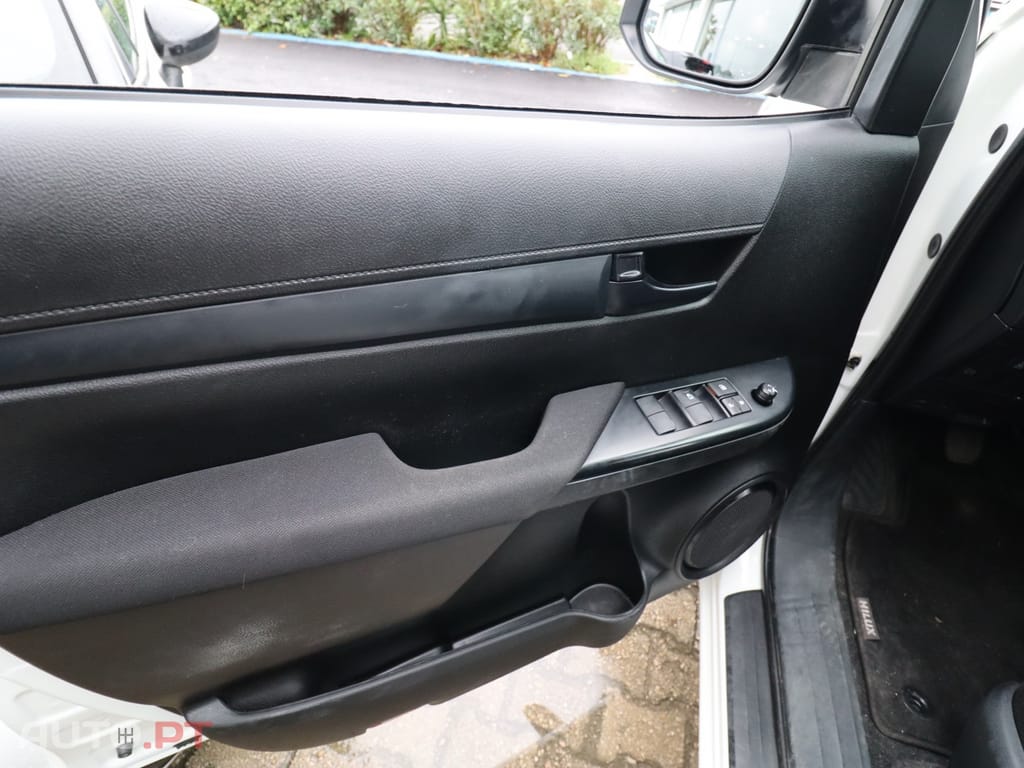 Toyota Hilux 2.4 D-4D 4WD CD CH