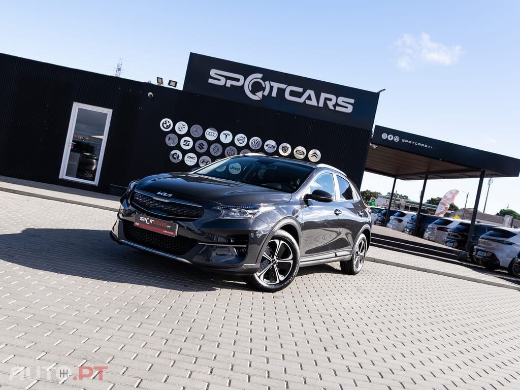Kia XCeed 1.6 GDi PHEV Drive — fotografia 3