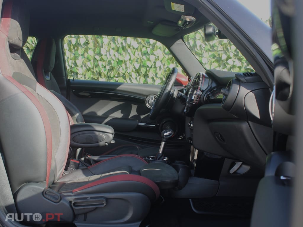 MINI John Cooper Works Auto Desportiva