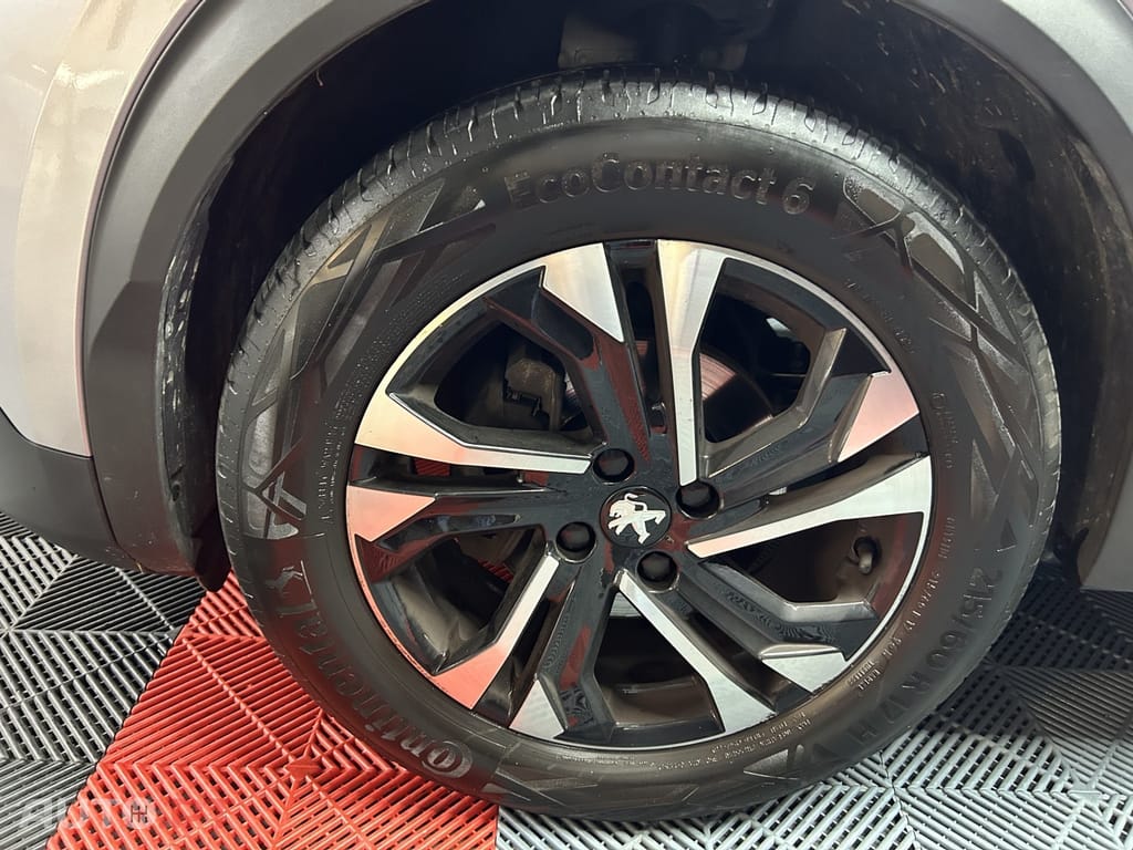 Peugeot 2008 1.2 PureTech Allure EAT8