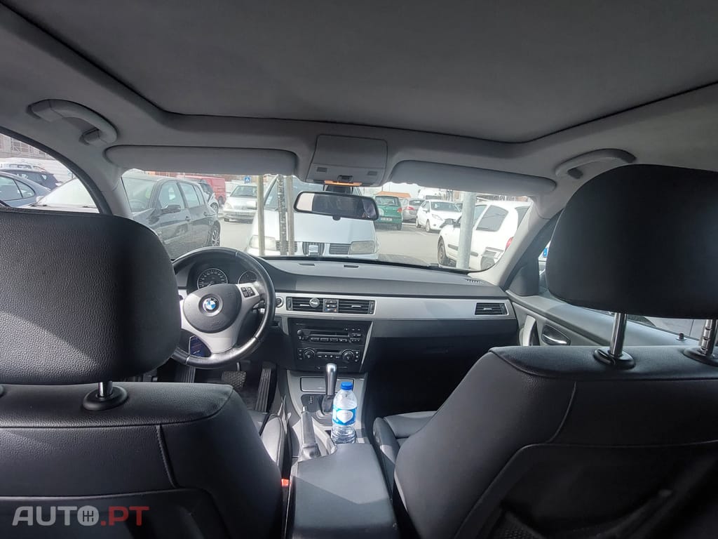 BMW 320 BMW 320D Touring | Nacional | tecto panorâmico | automático | IUC 50