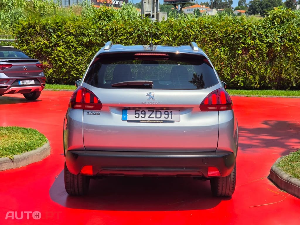 Peugeot 2008 1.2 PureTech Signature
