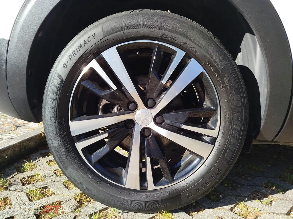 Peugeot 5008 GT HYBRID 136 CV