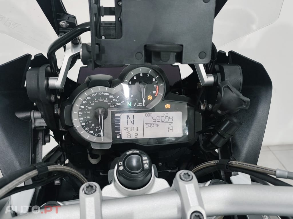 BMW R .