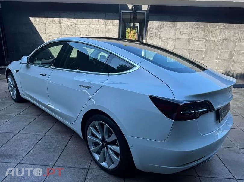 Tesla Model 3 Standard Range Plus RWD