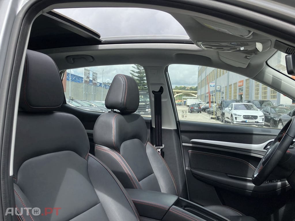 MG ZS EV 72.6 kWh Luxury OBC 11 KW