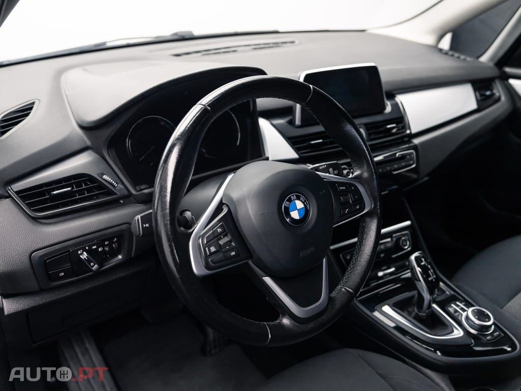 BMW 218 i Advantage Auto
