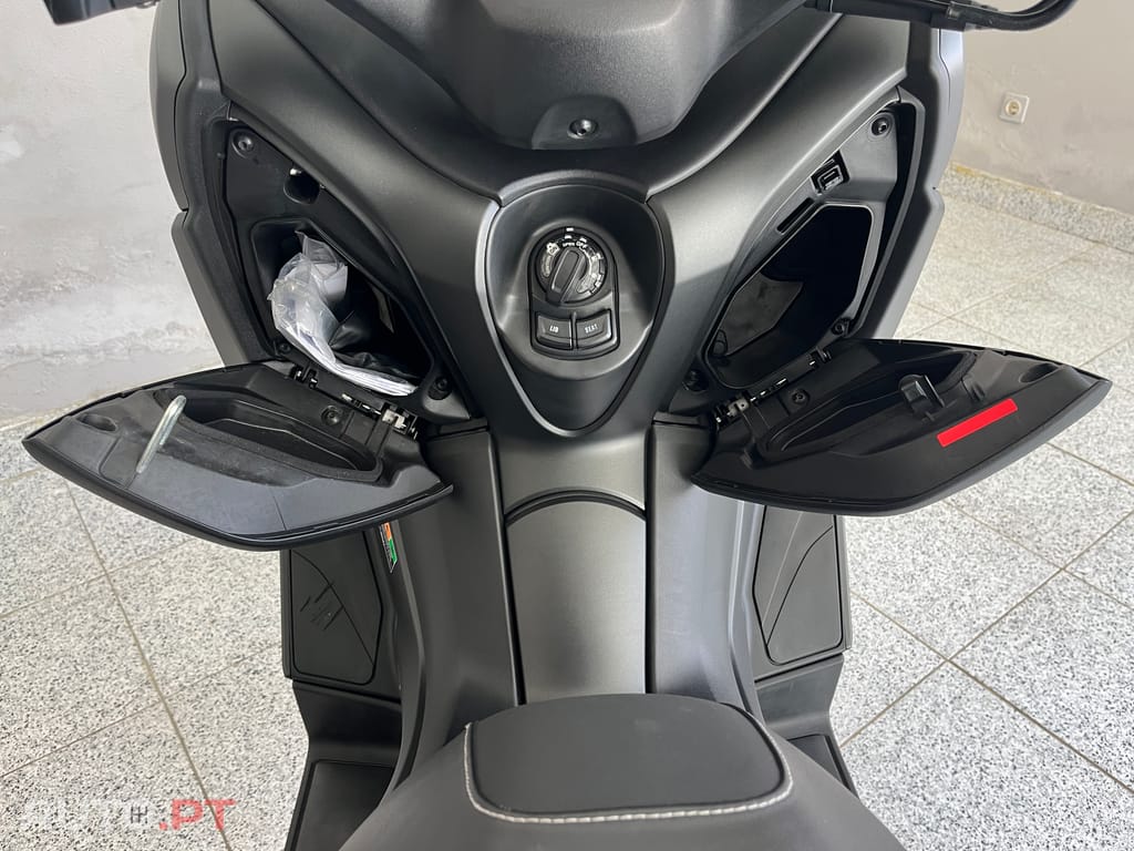 Yamaha X-Max 125