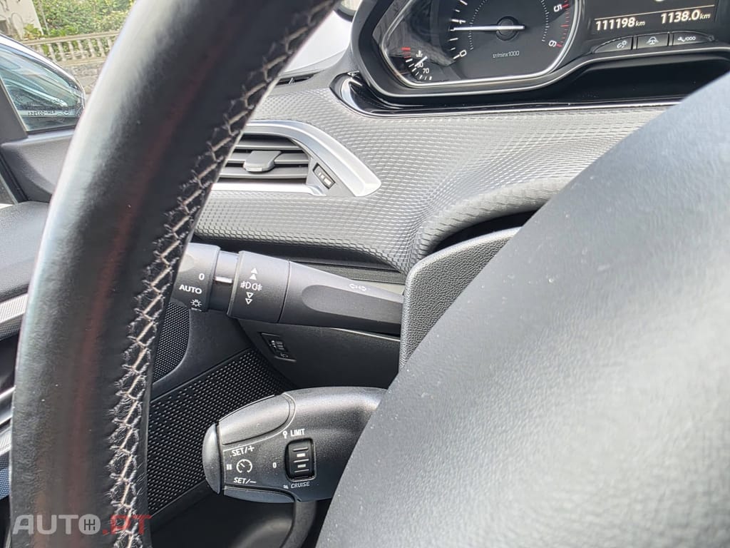 Peugeot 2008 1.6 BlueHDi Allure