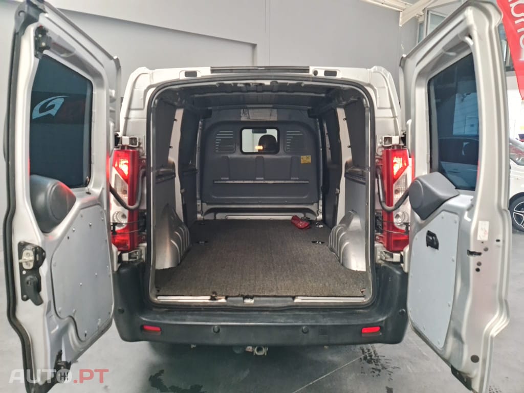 Citroen Jumpy Outro