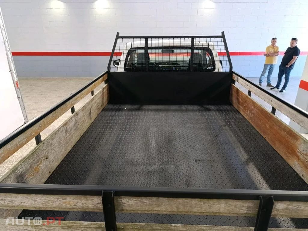 Toyota Hilux 2.4 D-4D 2WD CE