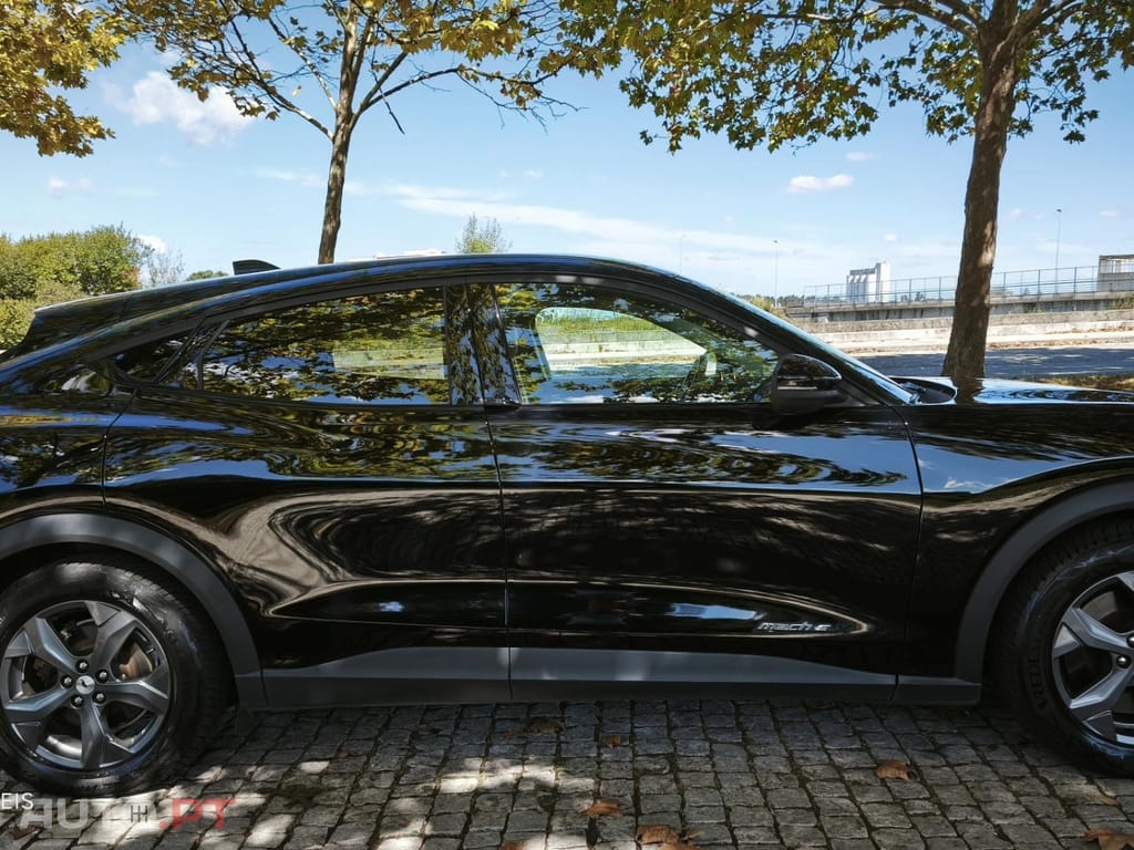 Ford Mustang MACH-E 99KWH PREMIUM
