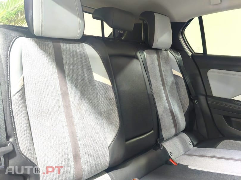 Opel Astra 1.6 T PHEV Elegance