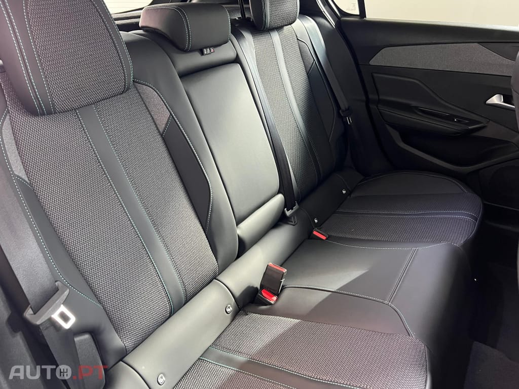 Peugeot E-308 54 kWh Allure