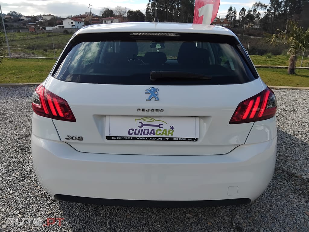 Peugeot 308 II 1.5 BlueHDi Business Line