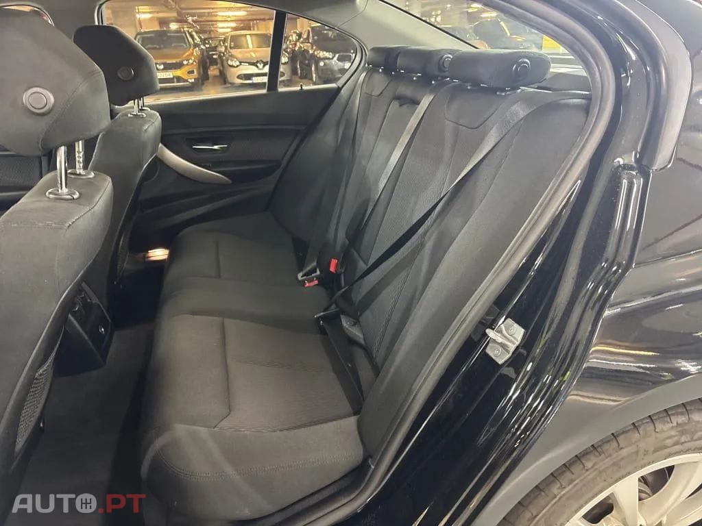 BMW 330 e iPerformance Advantage
