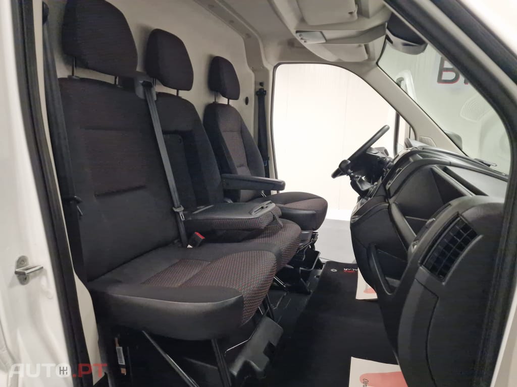 Peugeot Boxer 2.2 BlueHDi 335 L2H2 Pro GPS CAM. TRASEIRA IVA DEDUTIVEL