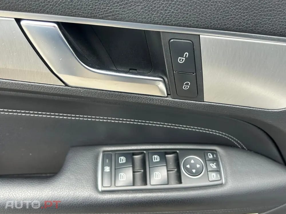 Mercedes-Benz E 220 BlueTEC Auto