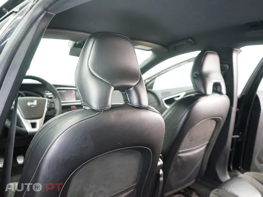 Volvo V40 1.6 D2 R-Design Momentum