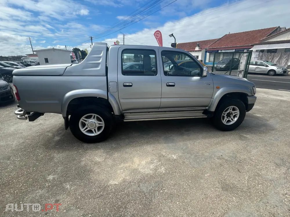 Toyota Hilux 2.5 D4-D Tracker