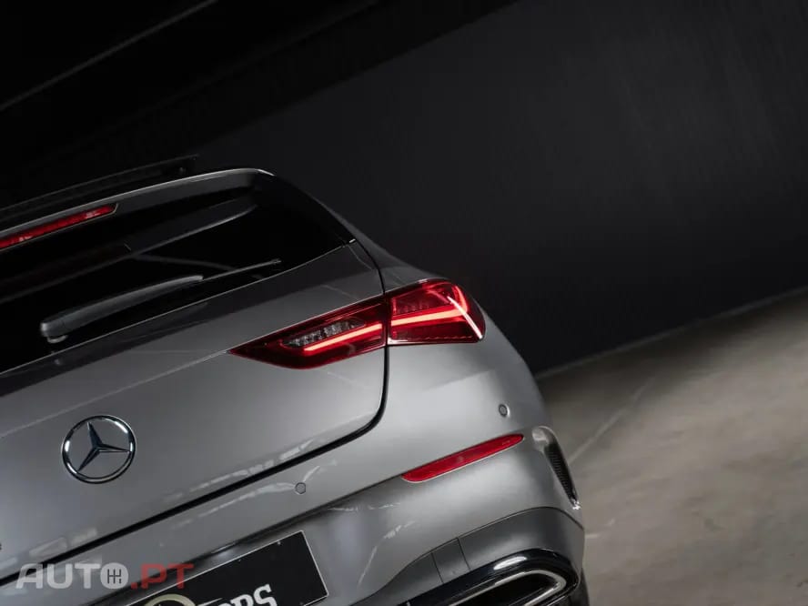 Mercedes-Benz CLA 250 e Shooting Brake AMG Line — fotografia 11