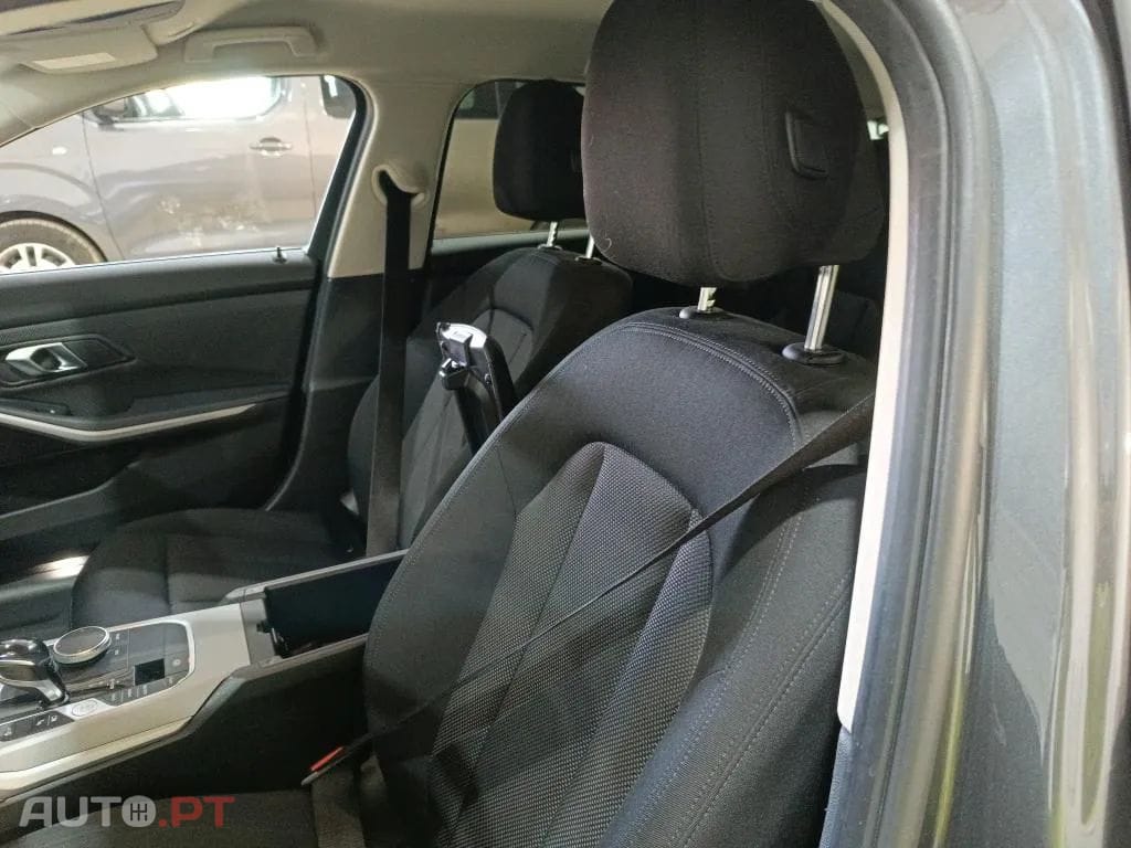 BMW 330 e Touring Corporate Edition Auto